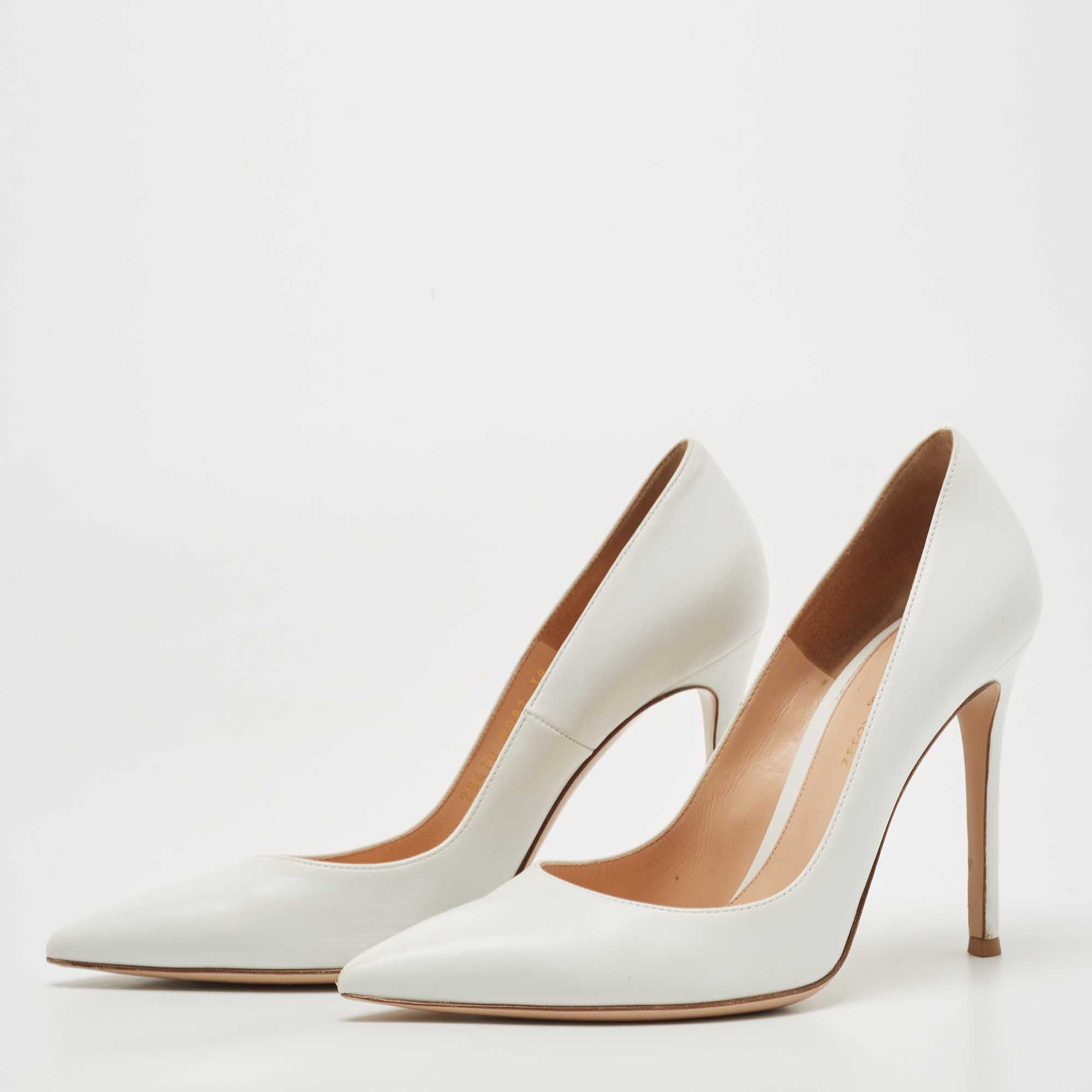 

Gianvito Rossi White Leather Pointed Toe Pumps Size