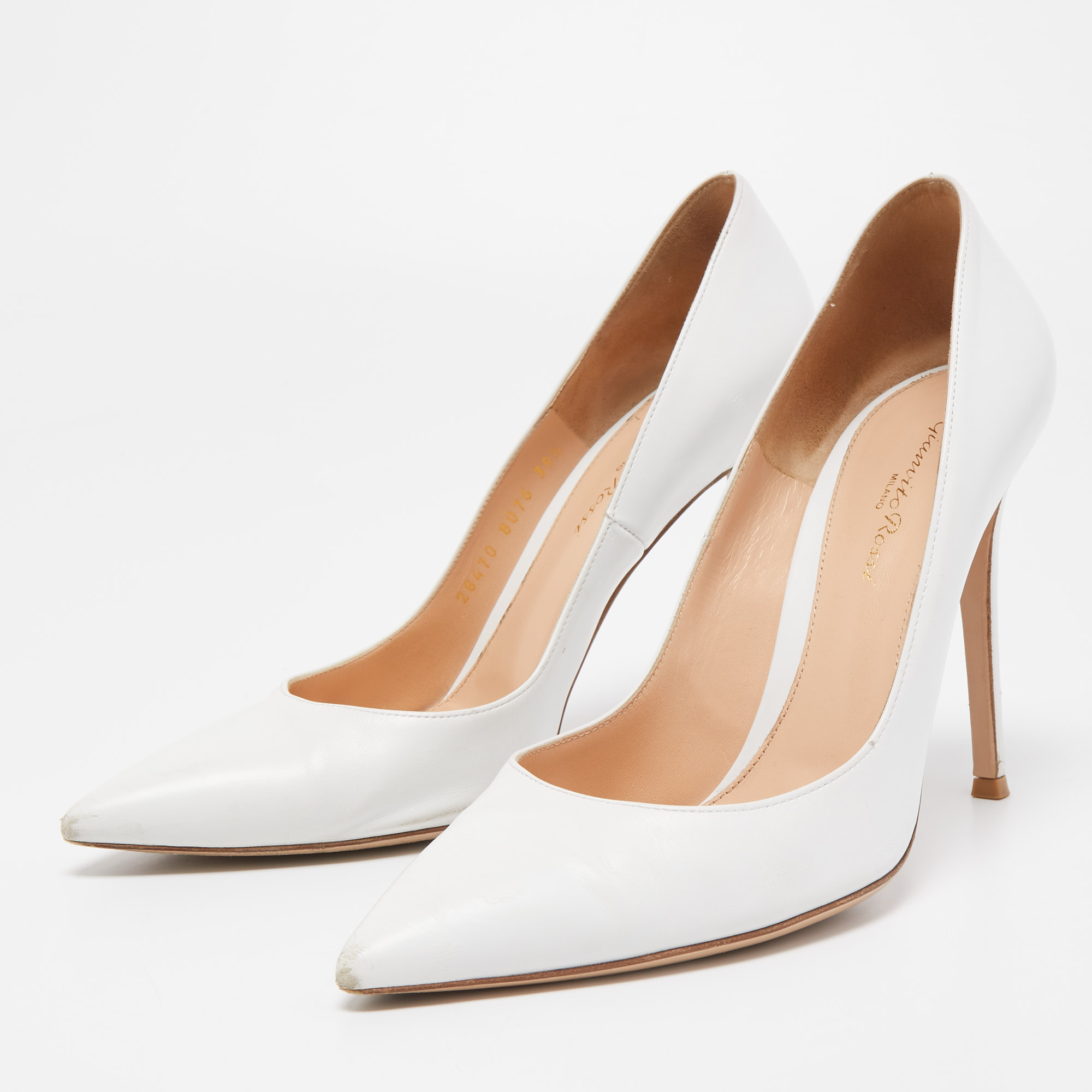 

Gianvito Rossi White Leather Pointed Toe Pumps Size