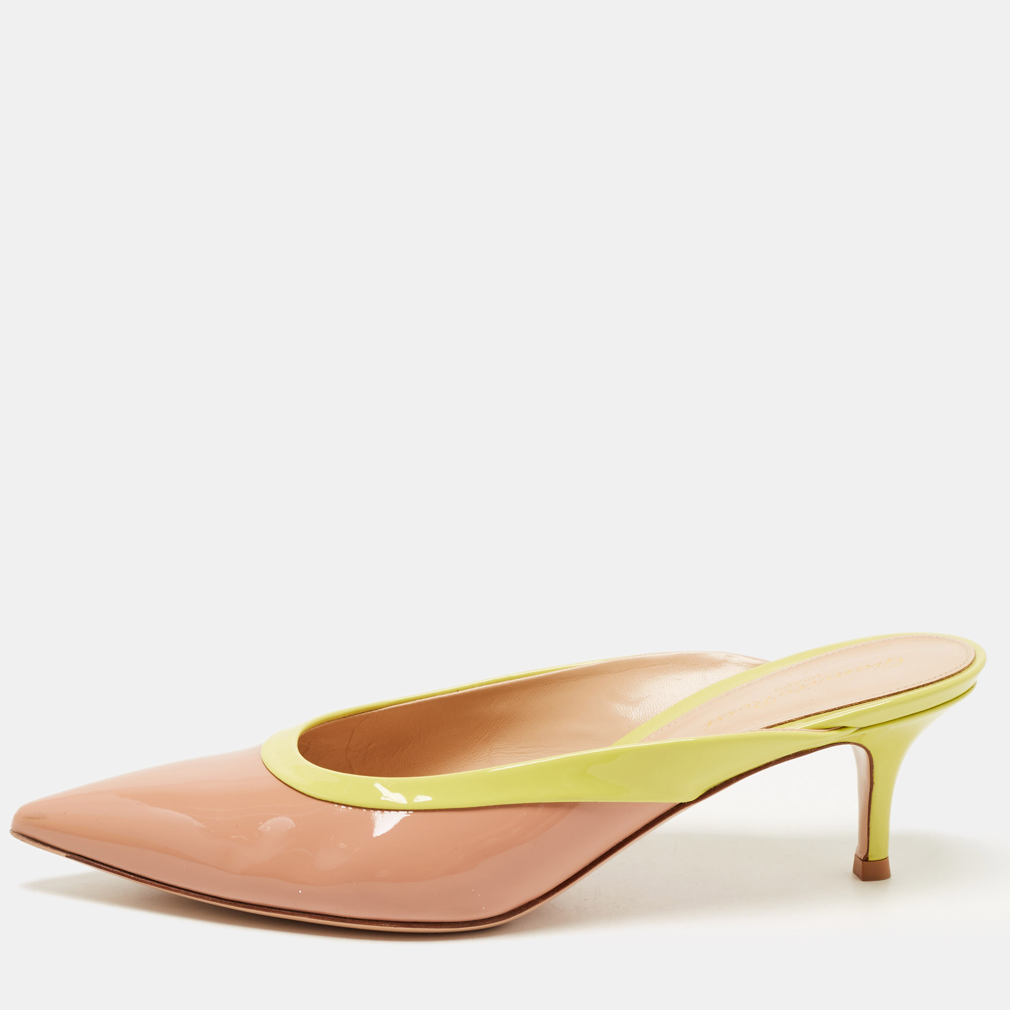 

Gianvito Rossi Beige/Green Patent Leather Fanny Mules Size