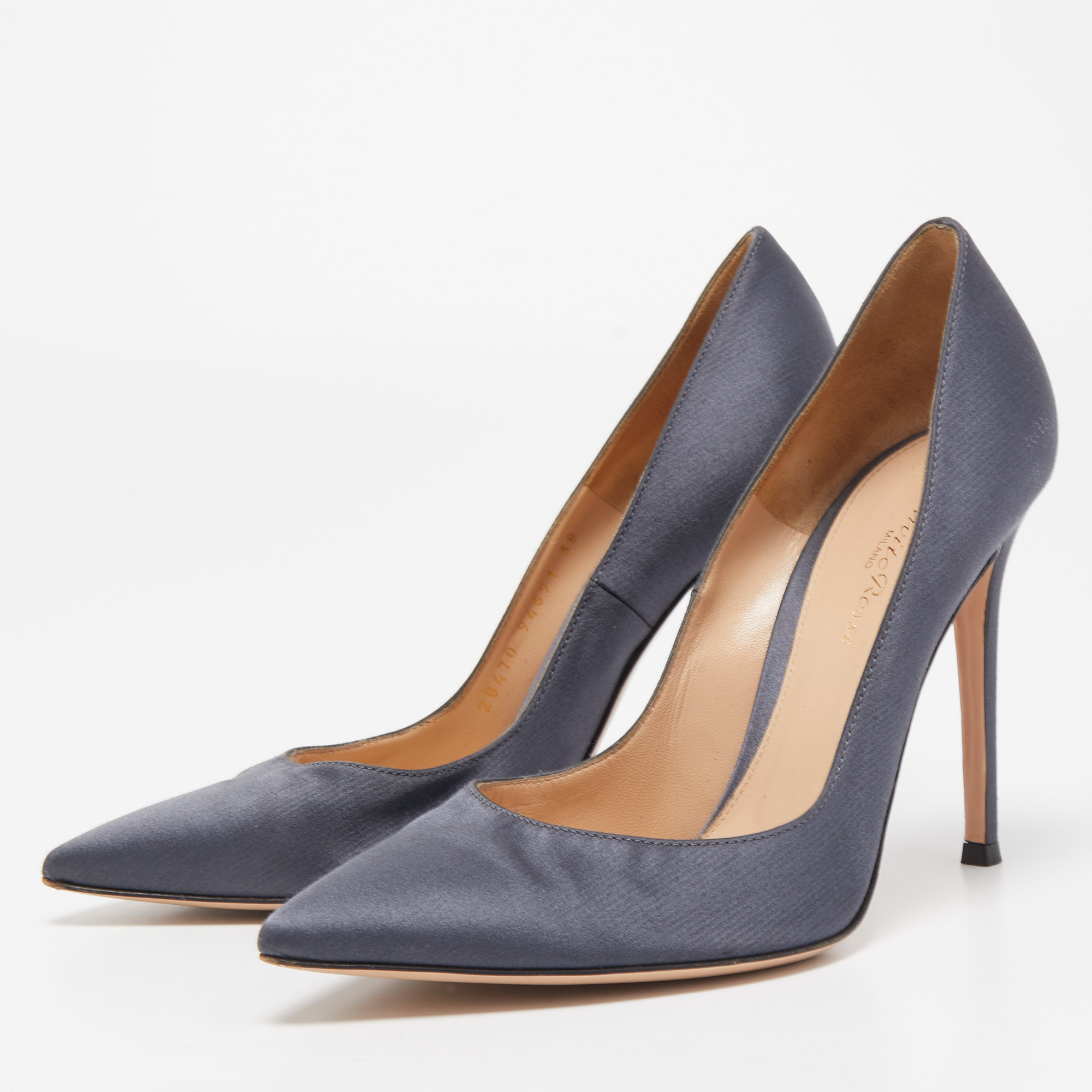

Gianvito Rossi Grey Satin Gianvito Pumps Size