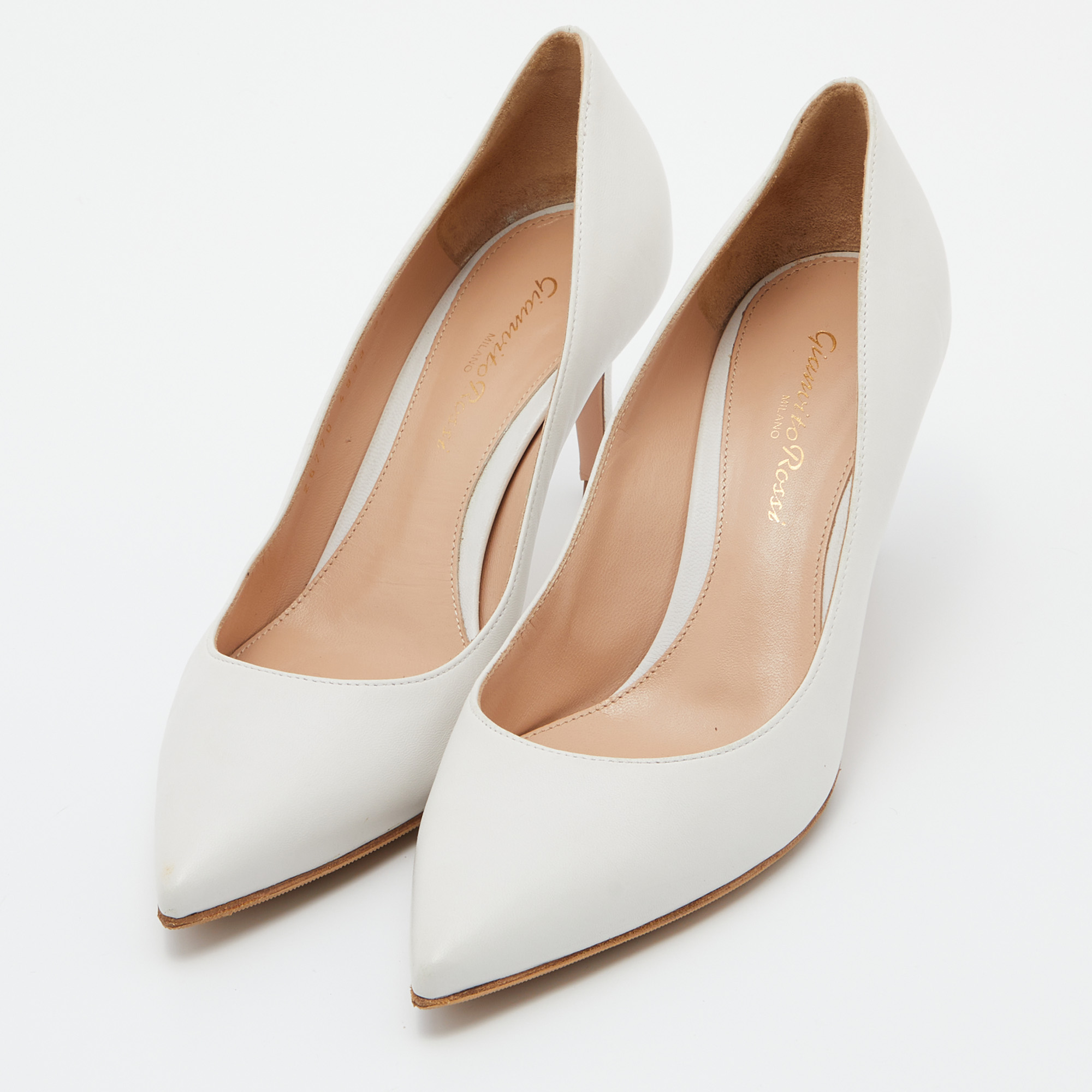

Gianvito Rossi White Leather Gianvito Pumps Size