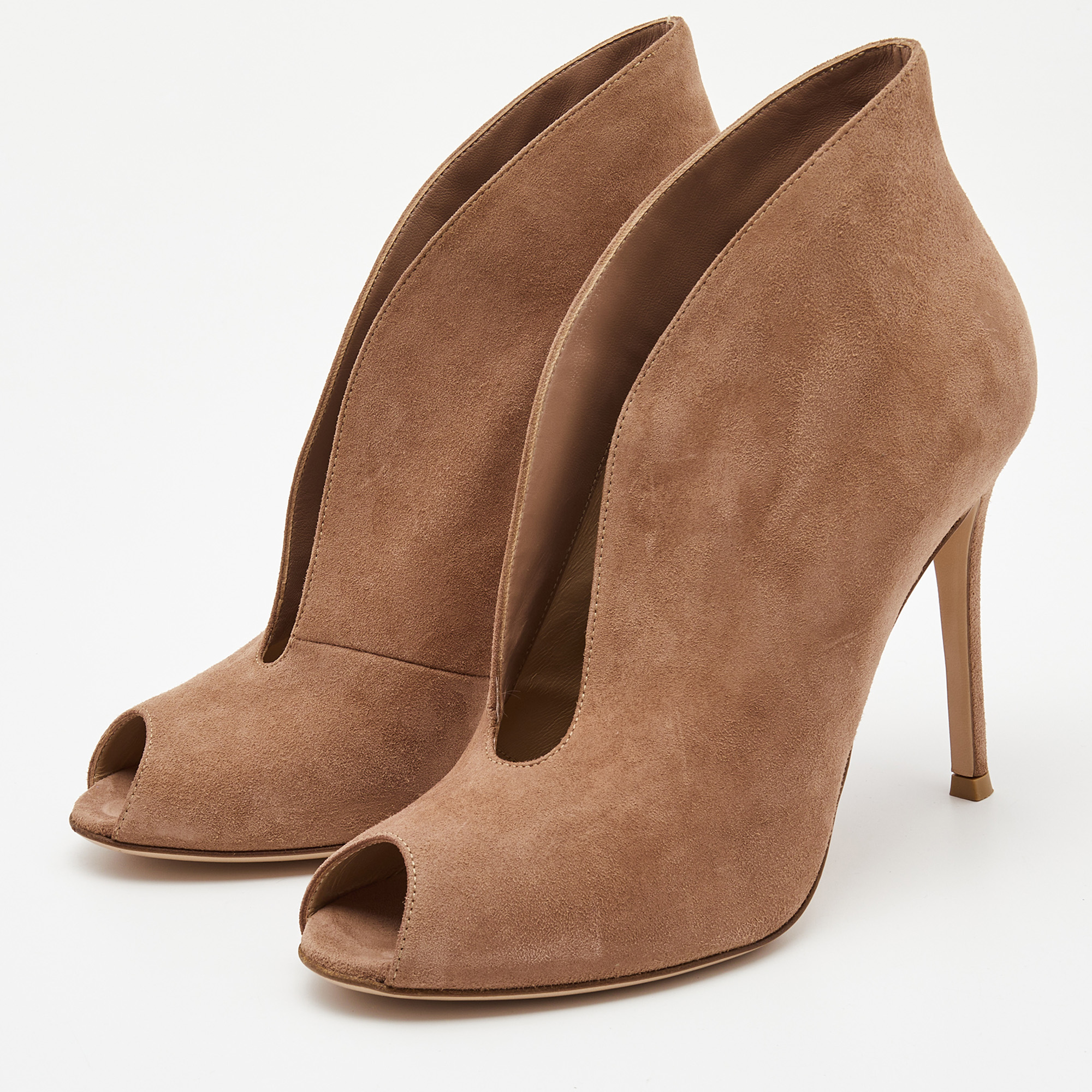 

Gianvito Rossi Brown Suede Vamp V- Neck Peep Toe Booties Size