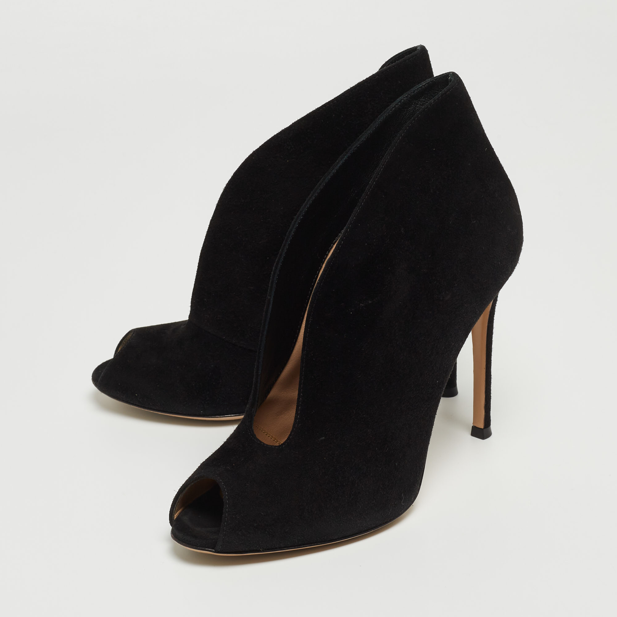 

Gianvito Rossi Black Suede V-Neck Peep Toe Ankle Booties Size