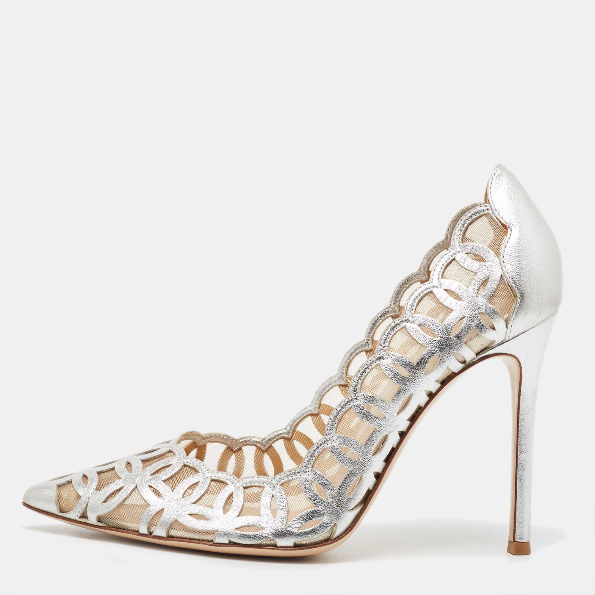 Exhibit an elegant style with this pair of pumps. These Gianvito Rossi silver shoes for women are crafted from quality materials. They are set on durable soles and sleek heels.