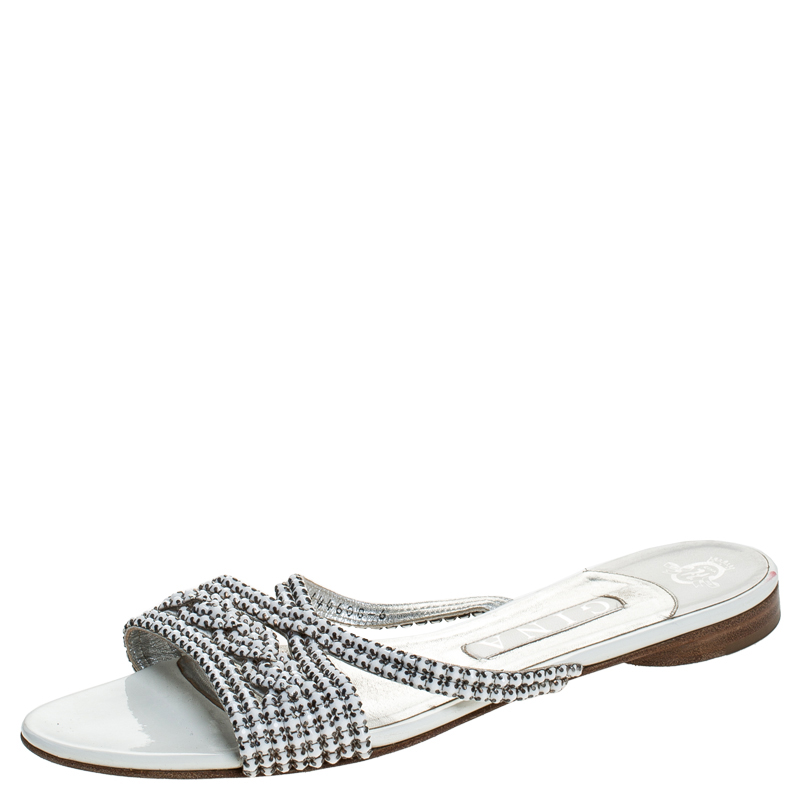 مملوكة مسبقًا Gina White Crystal Embellished Leather Flat Slides Size 39