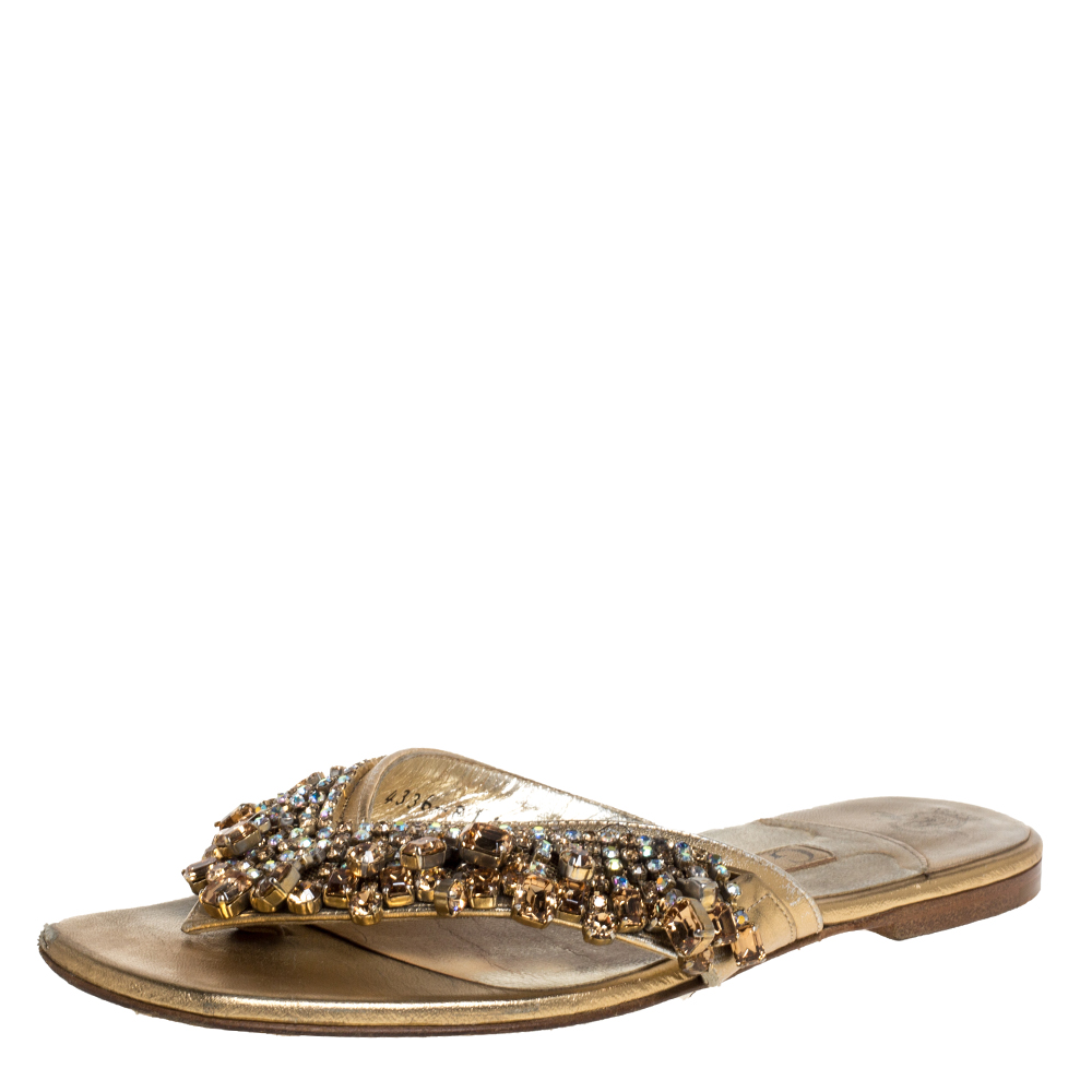 Click to view more detailed imagery on our partner's website Pre-owned Gina Gold Crystal Drop Embellished Leather Thong Flats Size 36 In Metallic