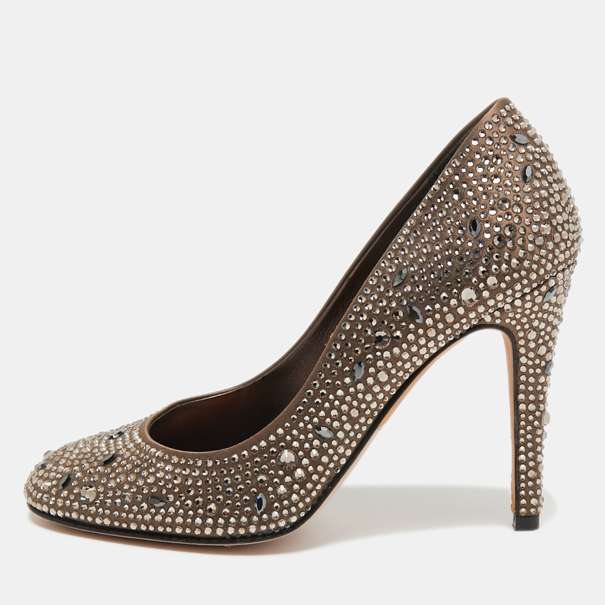 مملوكة مسبقًا Gina Brown Crystal Embellished Satin Round Toe Pumps Size 36.5