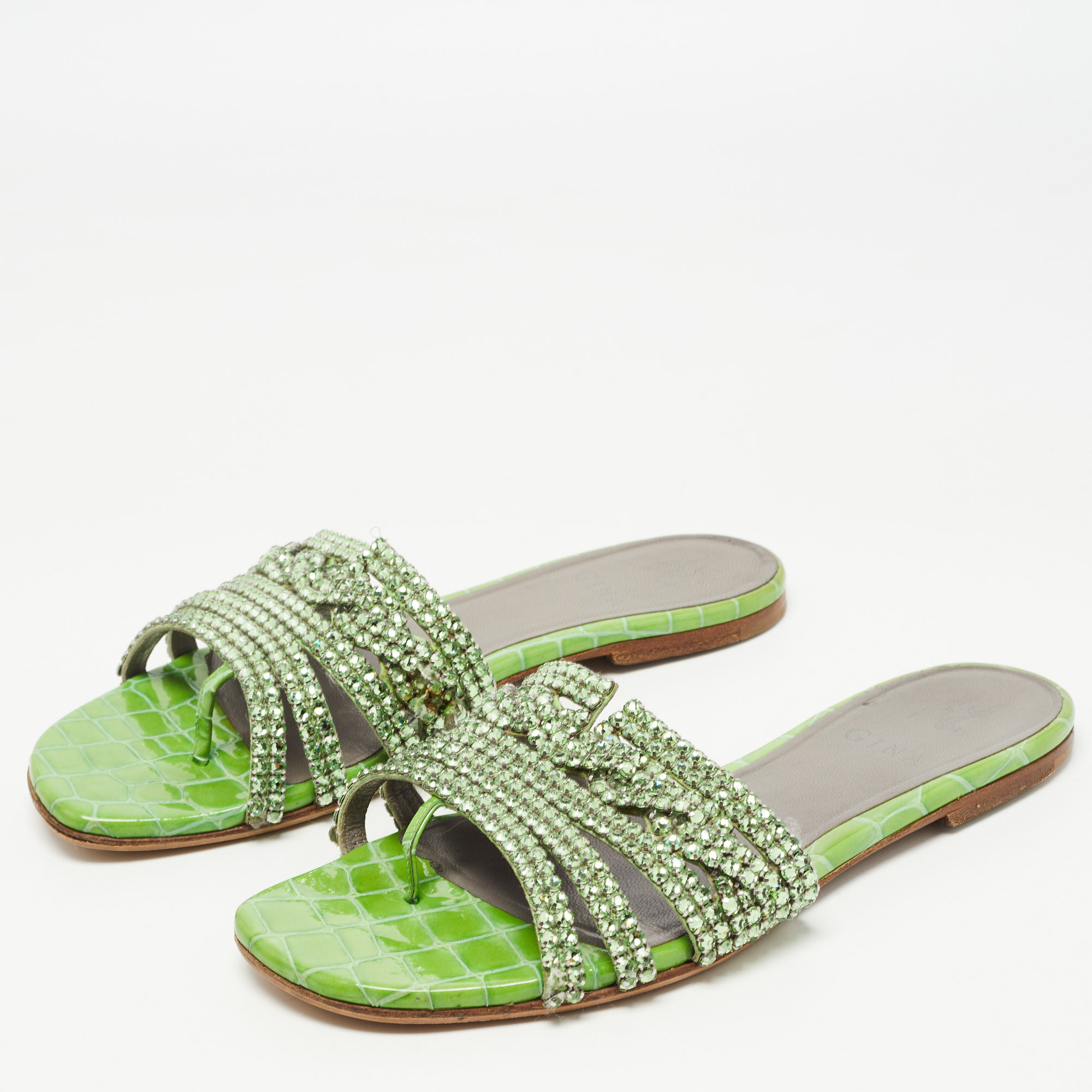 

Gina Green Crystal Embellished Leather Flat Slides Size