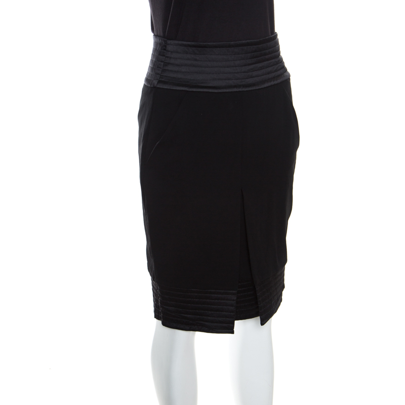 

Giorgio Armani Black Quilt Detail Fitted Pencil Skirt