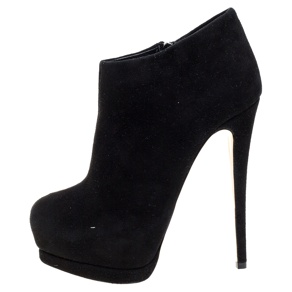 

Giuseppe Zanotti Black Suede Booties Size