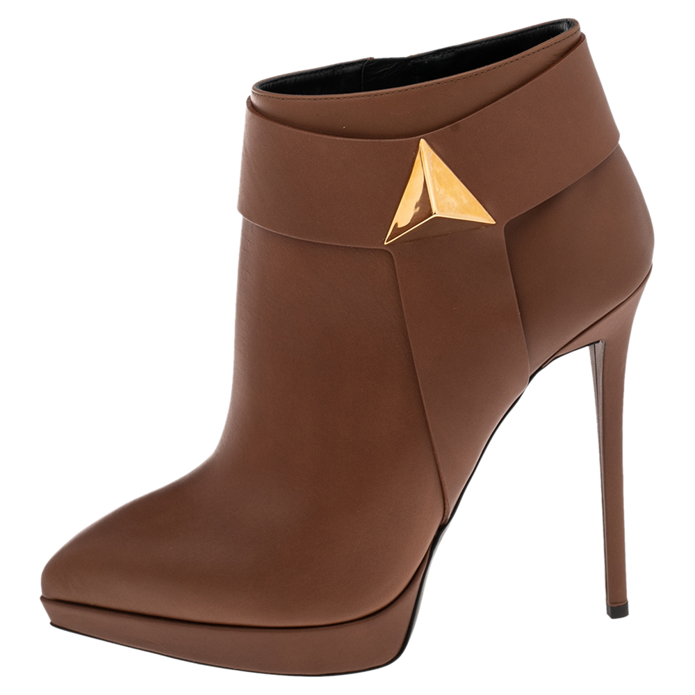 

Giuseppe Zanotti Brown Leather Pyramid Stud Platform Ankle Boots Size