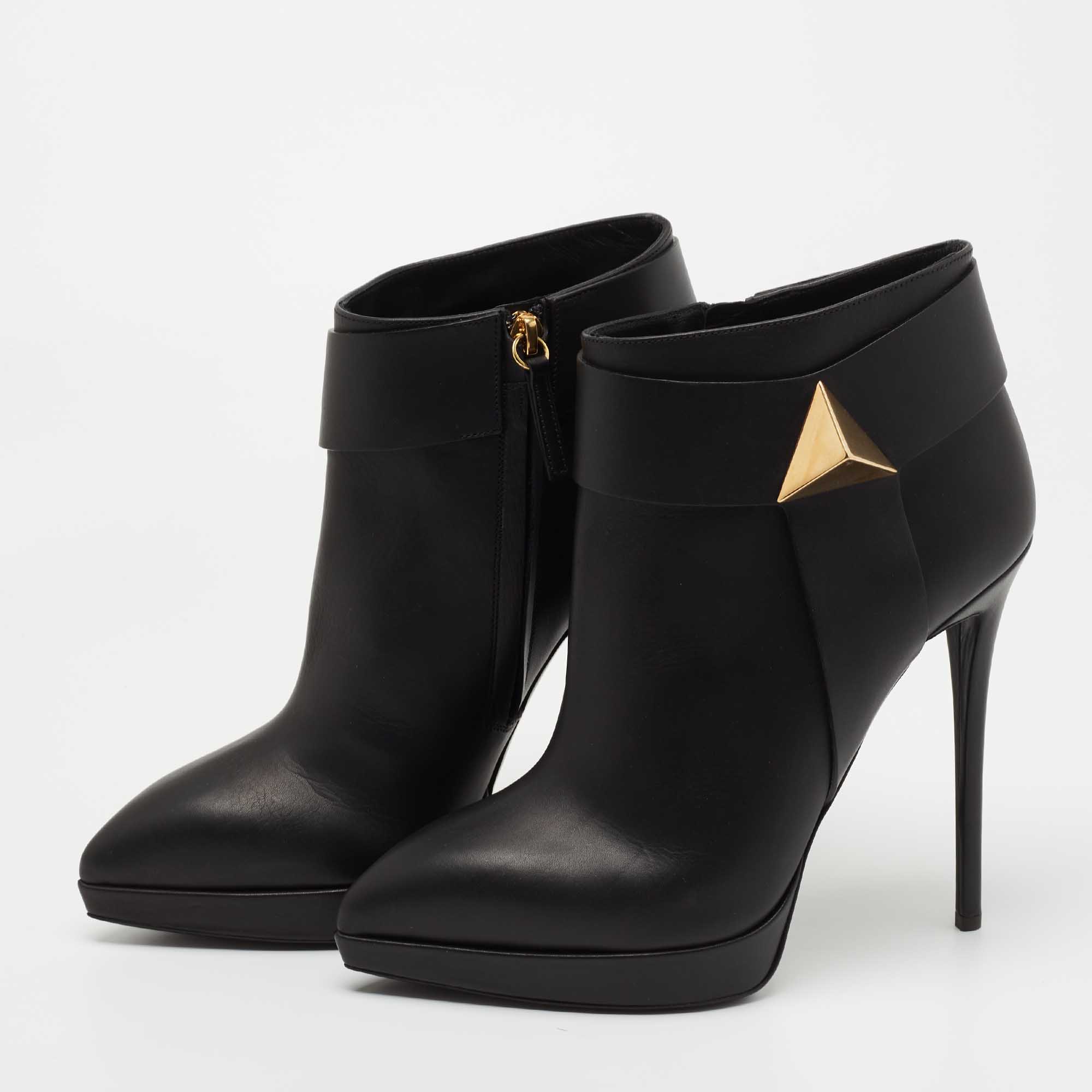 

Giuseppe Zanotti Black Leather Ankle Boots Size
