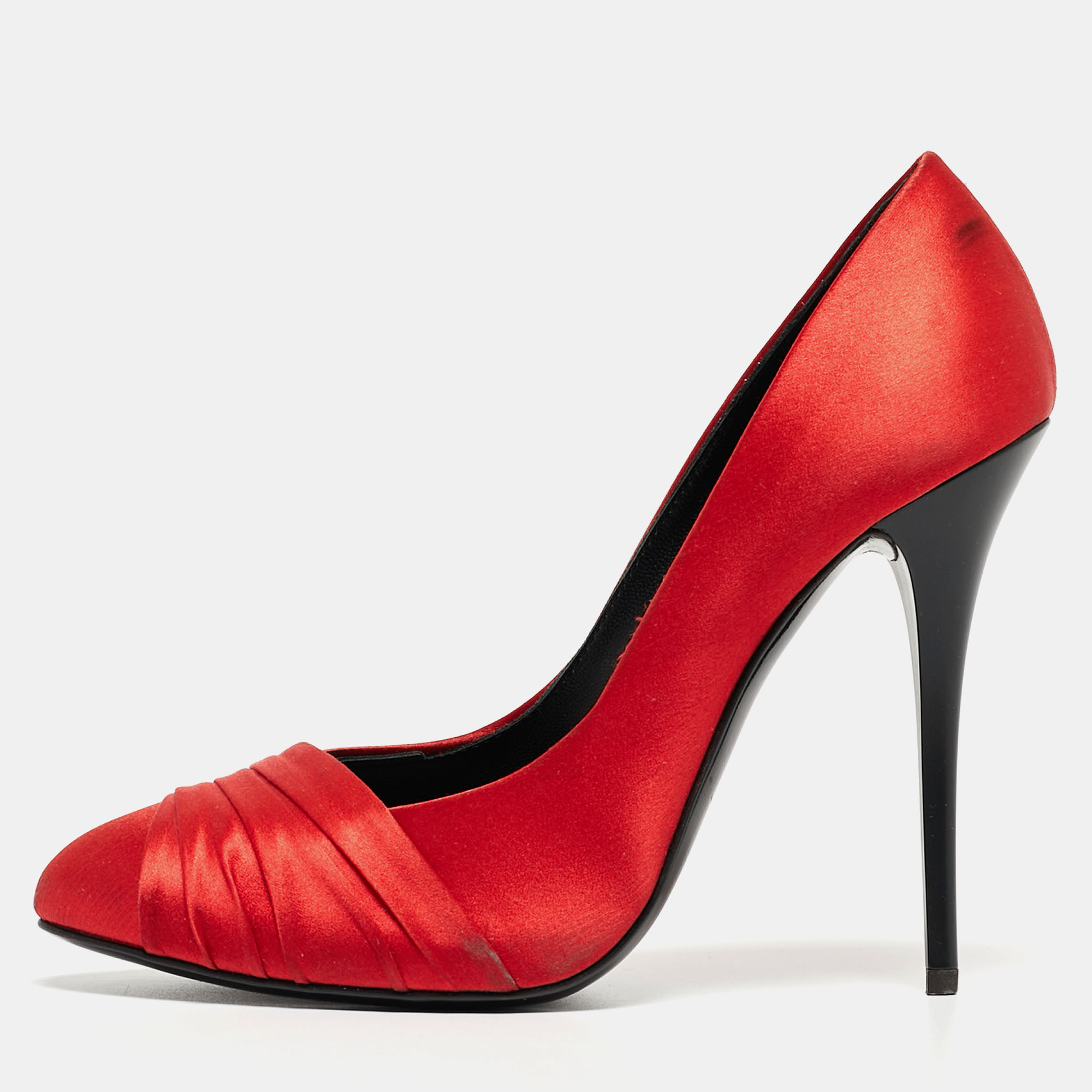 Pre-owned Giuseppe Zanotti Red Satin Round Toe Pumps Size 38