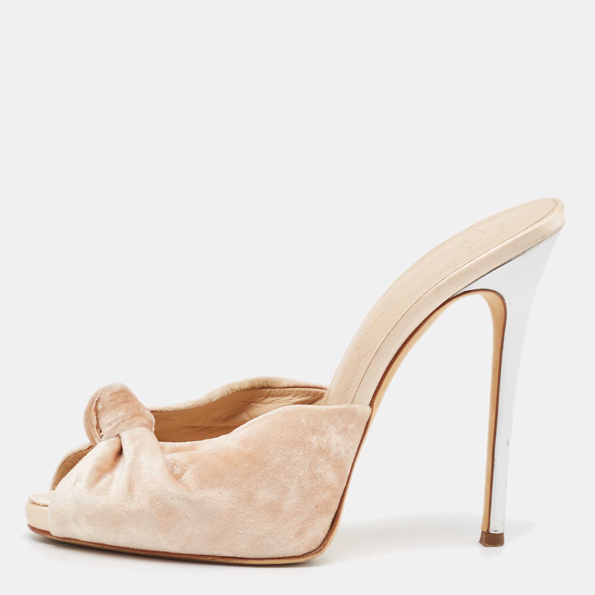 

Giuseppe Zanotti Beige Velvet Slide Sandals Size