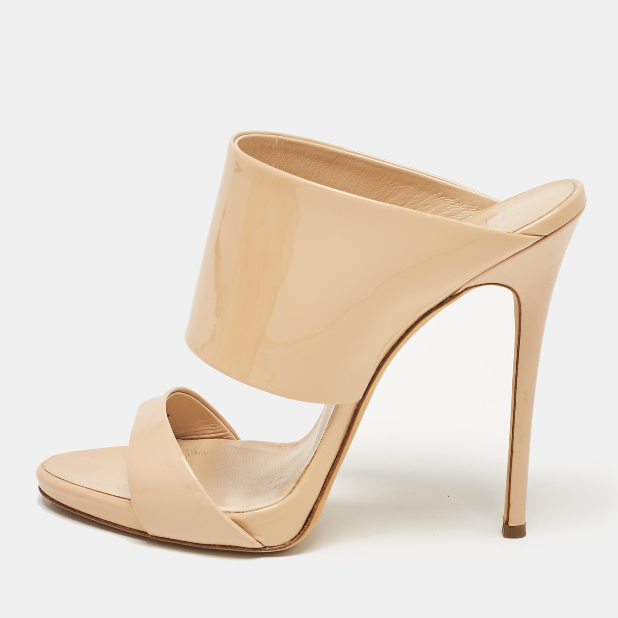 

Giuseppe Zanotti Beige Patent Leather Andrea Sandals Size