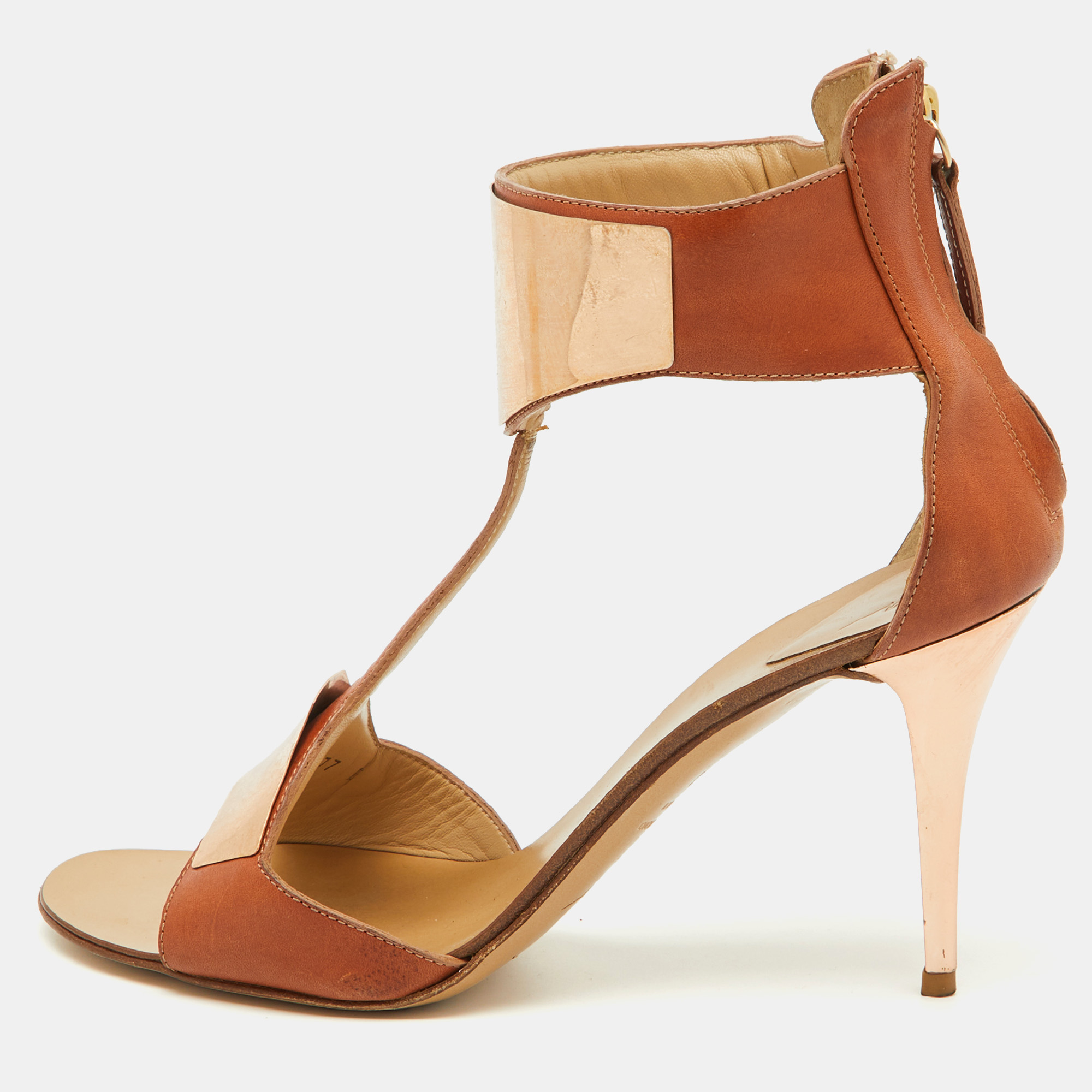 

Giuseppe Zanotti Tan Leather Metal Detail T-Strap Sandals Size