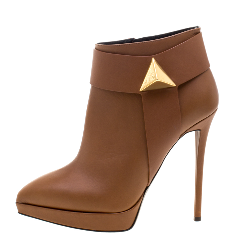 

Giuseppe Zanotti Brown Leather Pyramid Stud Platform Ankle Boots Size