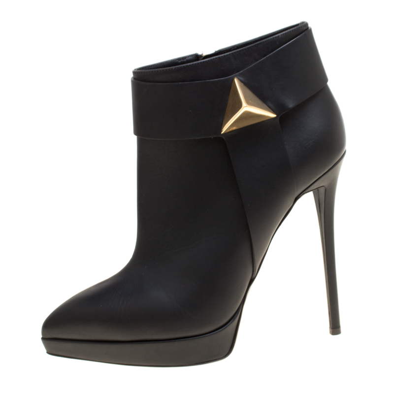 

Giuseppe Zanotti Black Leather Pyramid Stud Platform Ankle Boots Size