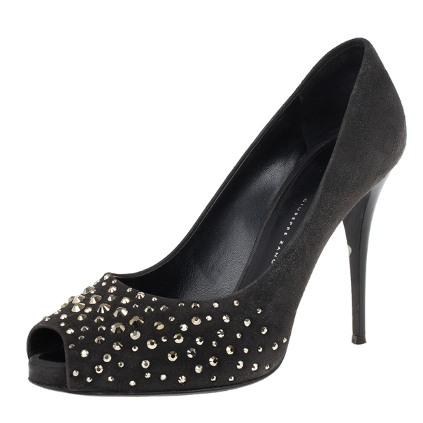 مملوكة مسبقًا Giuseppe Zanotti Black Suede Studded Pumps Size 39.5
