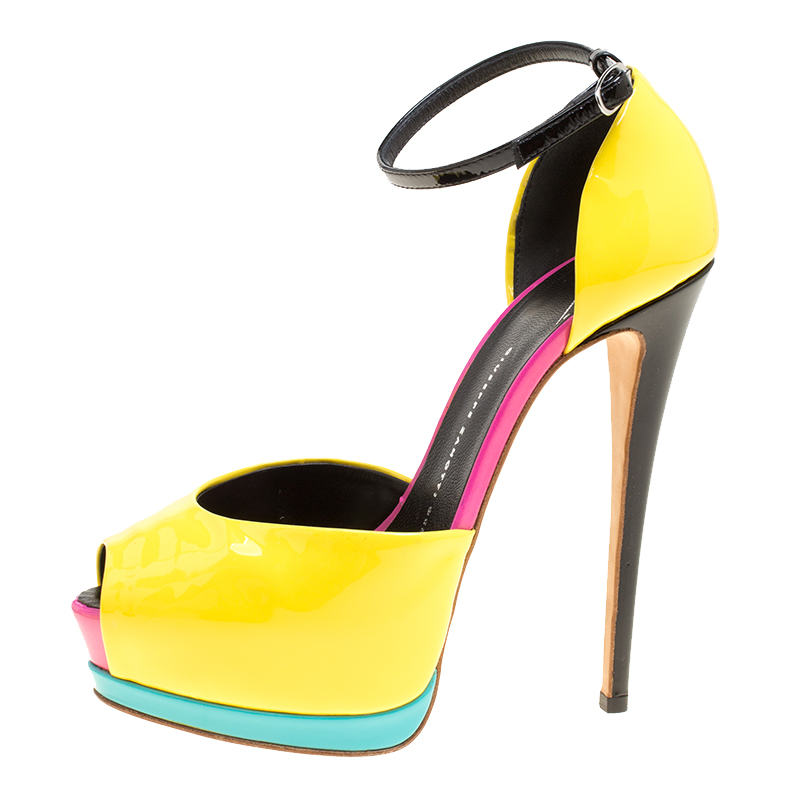 

Giuseppe Zanotti Yellow/Black Patent Leather Peep Toe Platform Sandals Size