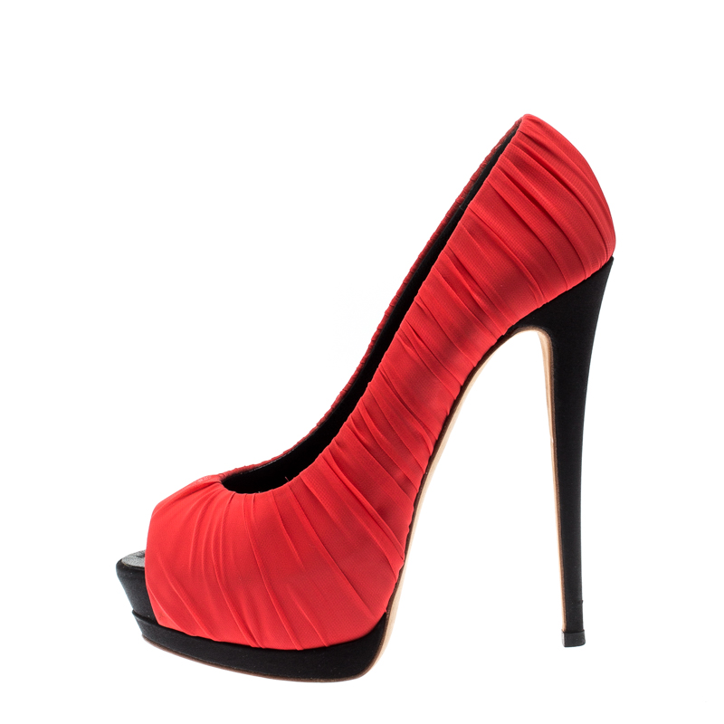 

Giuseppe Zanotti Red Pleated Fabric Peep Toe Platform Pumps Size