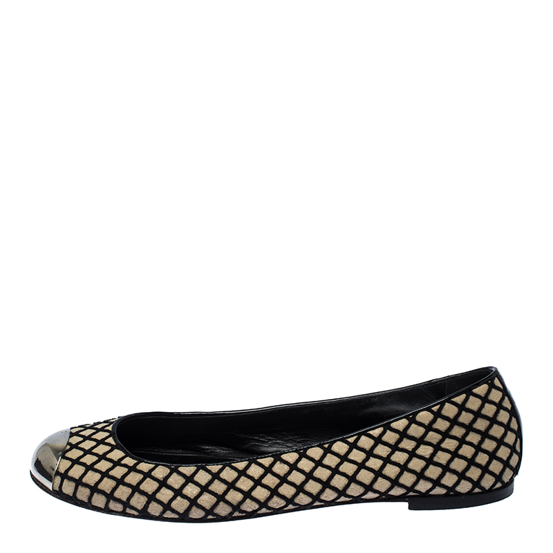 

Giuseppe Zanotti Black/Beige Suede and Fabric Cap Toe Ballet Size
