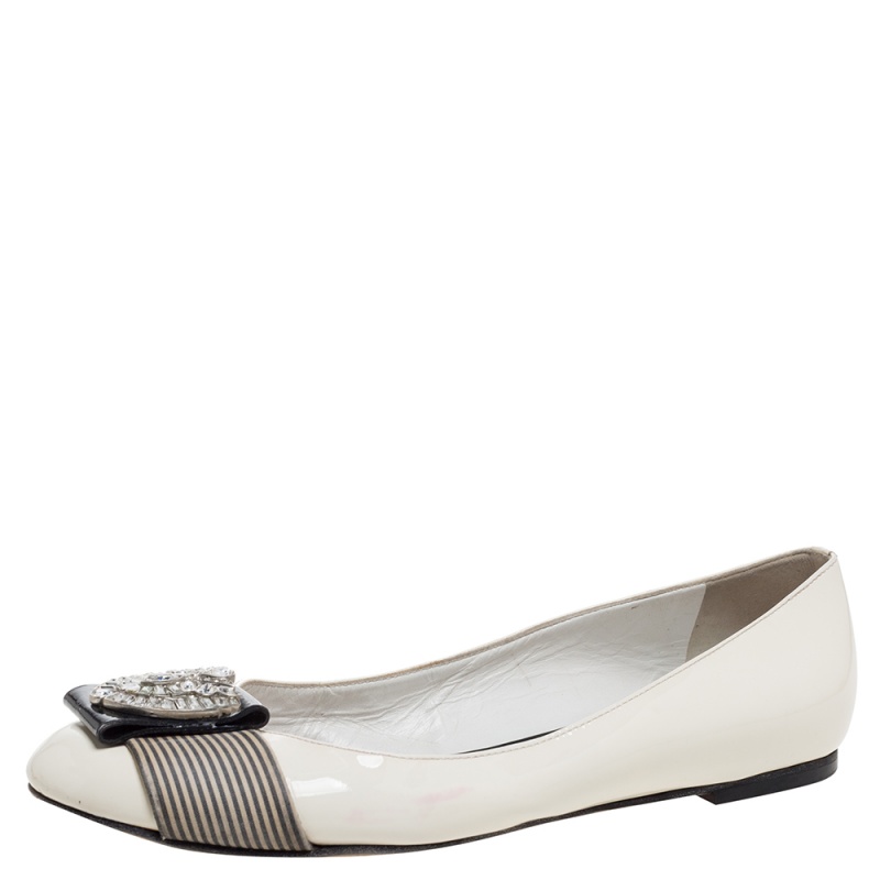 

Giuseppe Zanotti White Patent Leather And Striped Fabric Crystal Embellished Ballet Flats Size