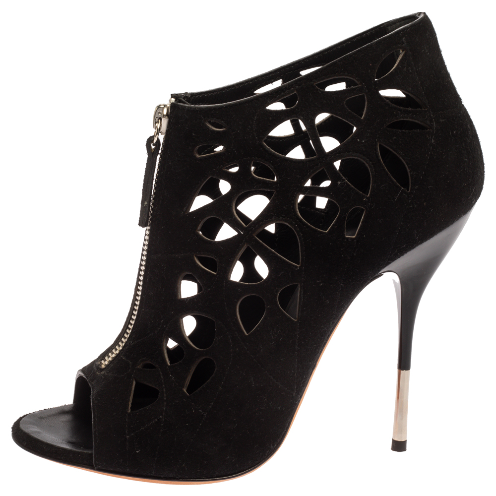 

Giuseppe Zanotti Black Suede Zip Cage Sandals Size