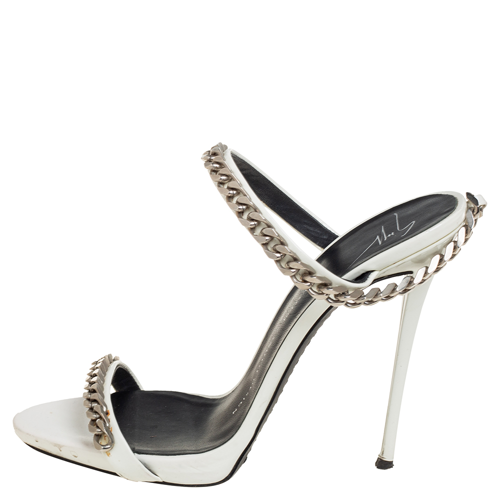 

Giuseppe Zanotti White Patent Leather Chain Link Sandals Size