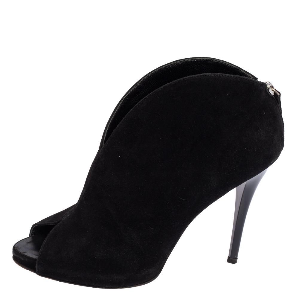 

Guiseppe Zanotti Black Suede V Cut Ankle Booties Size