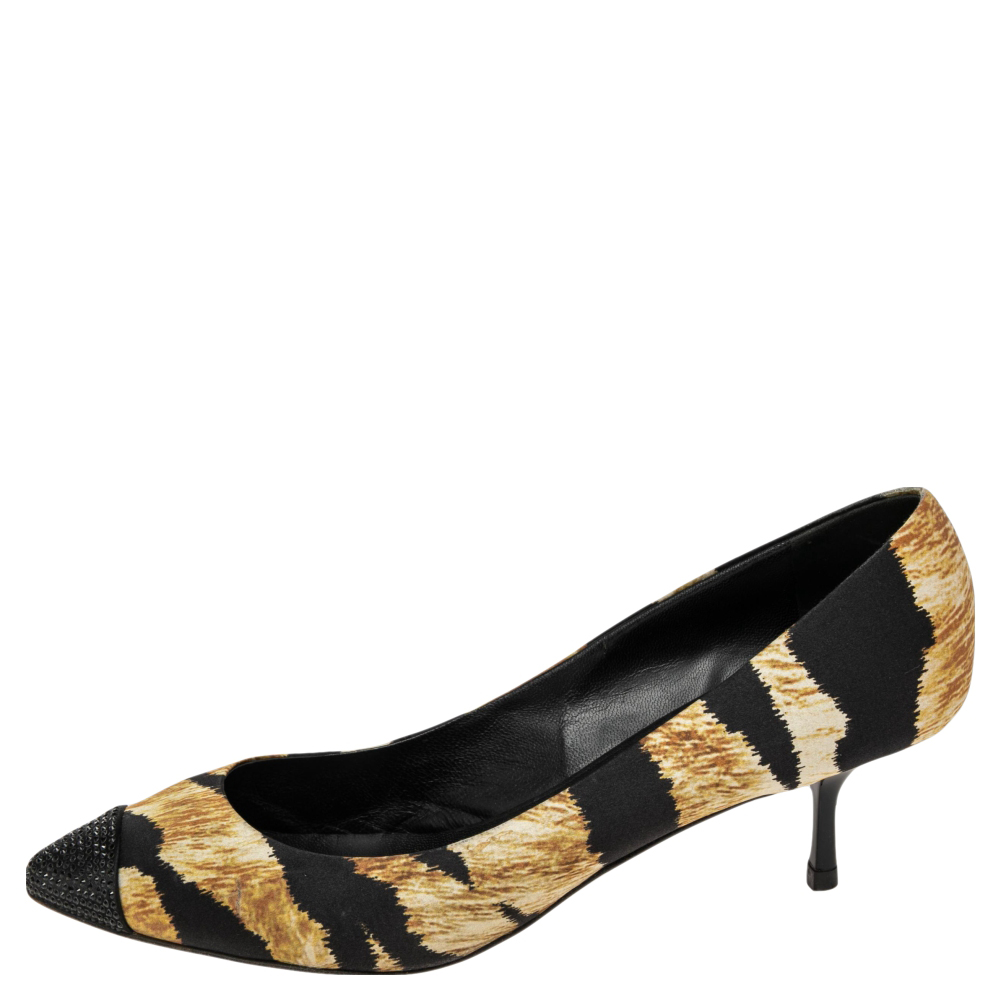 

Giuseppe Zanotti Black/Gold Fabric Muffa Crystal Embellished Cap Toe Pumps Size
