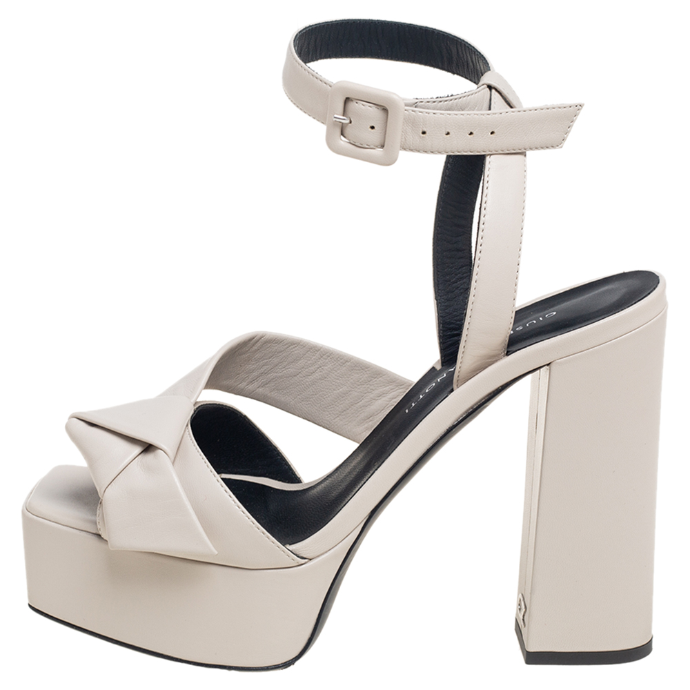 

Giuseppe Zanotti Off White Leather Knotted Platform Ankle Strap Sandals Size