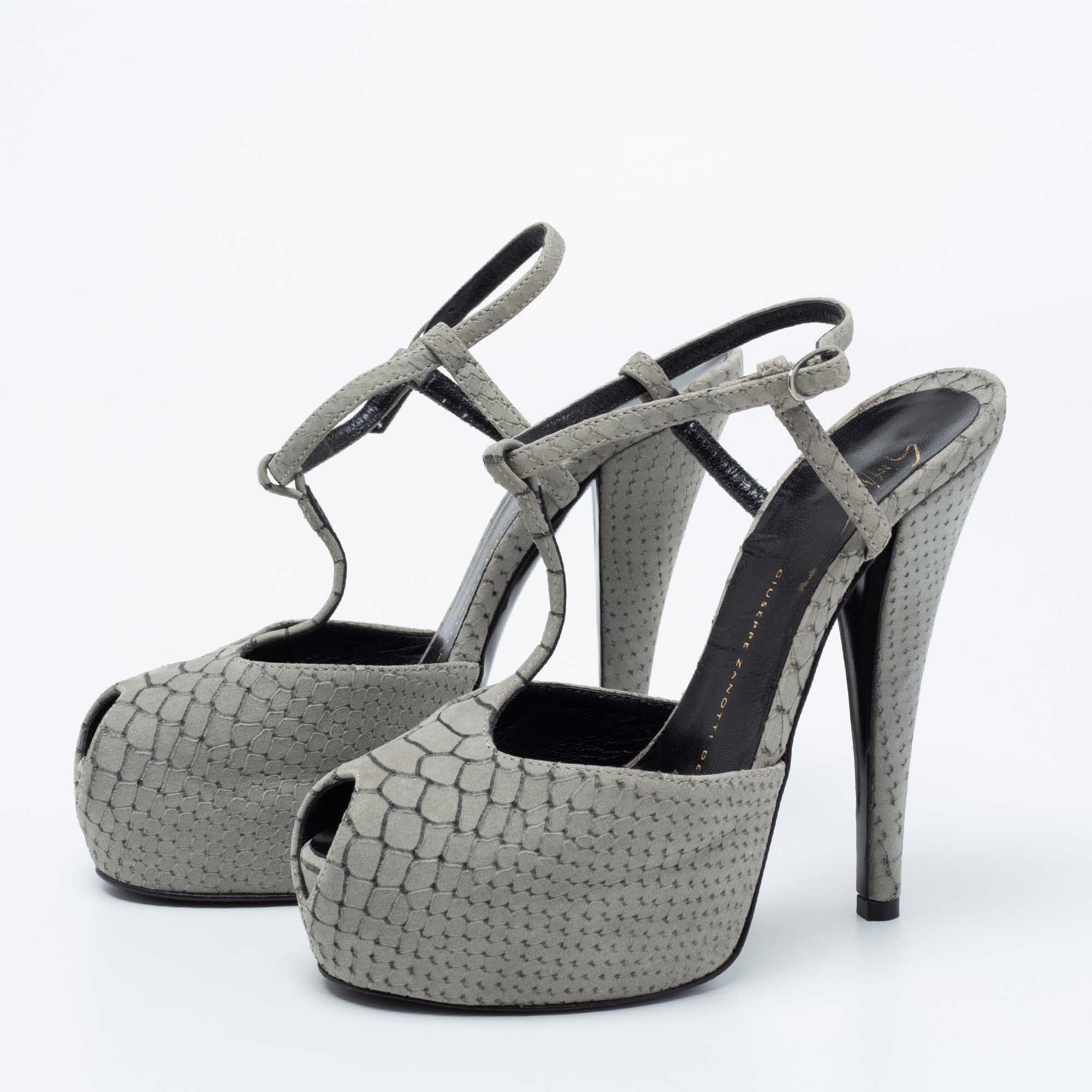 

Giuseppe Zanotti Grey Python Embossed Leather T-Strap Platform Sandals Size