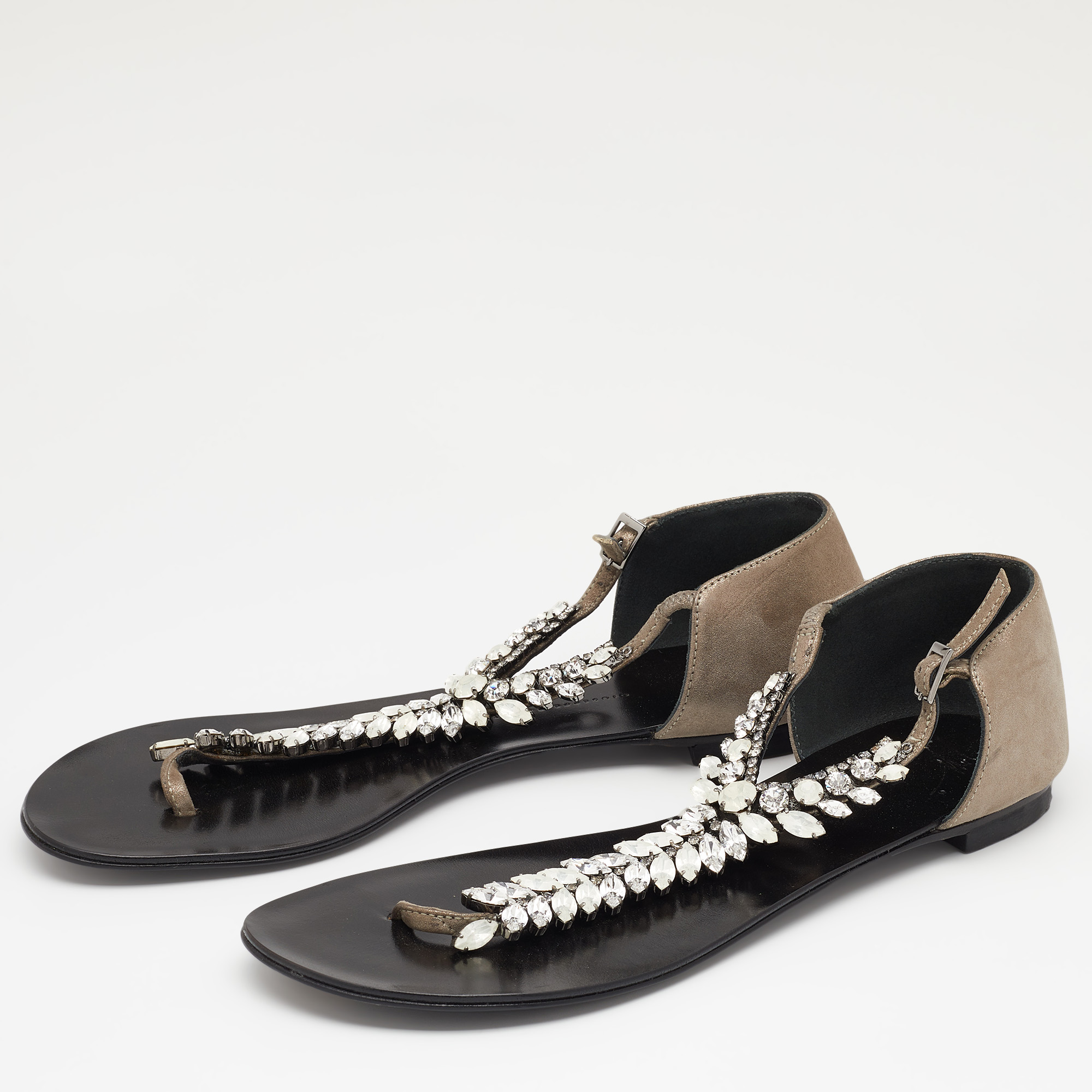 

Giuseppe Zanotti Metallic Grey Leather Crystal Embellished Thong Flat Sandals Size