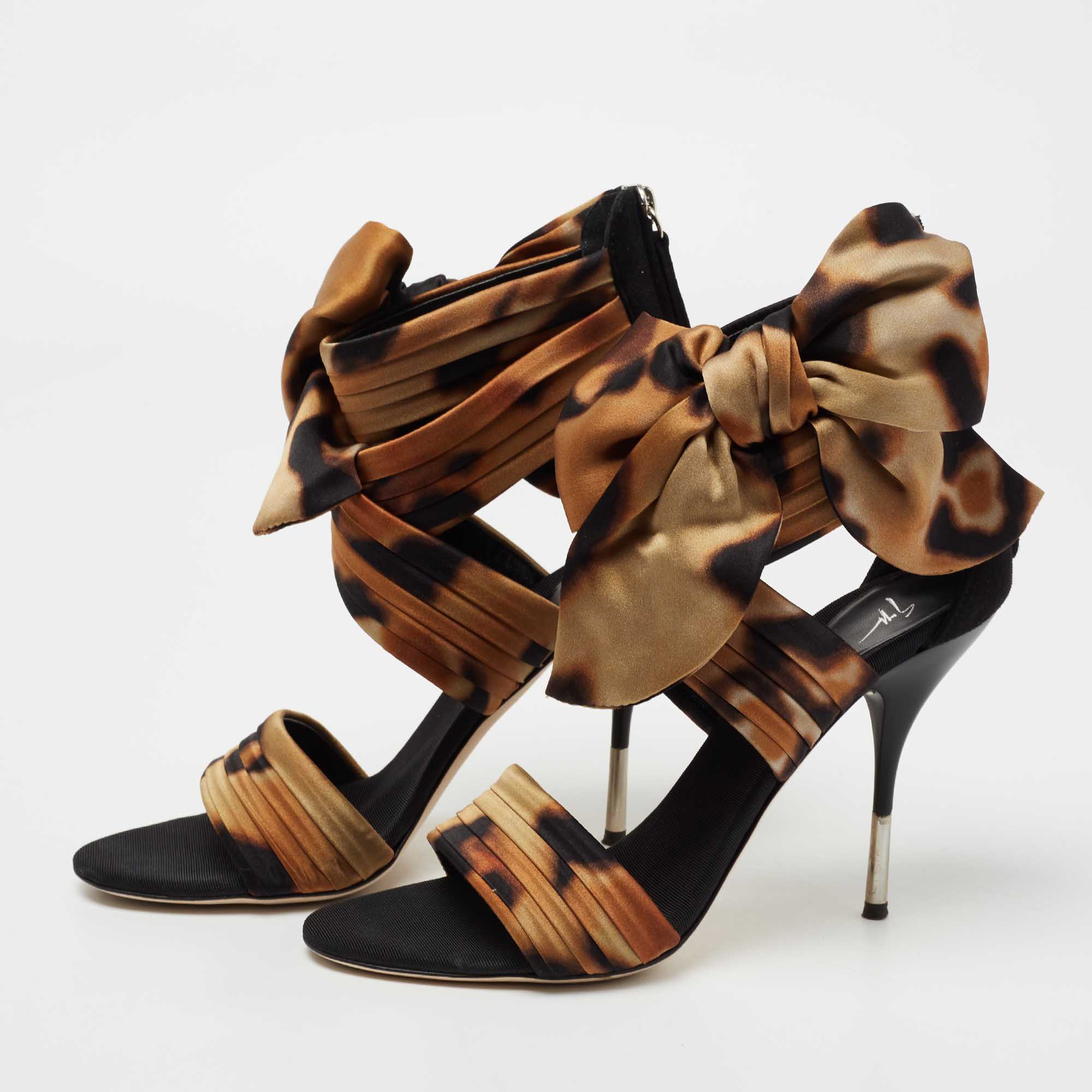 

Giuseppe Zanotti Brown/Black Fabric And Leather Bow Ankle Cuff Sandals Size