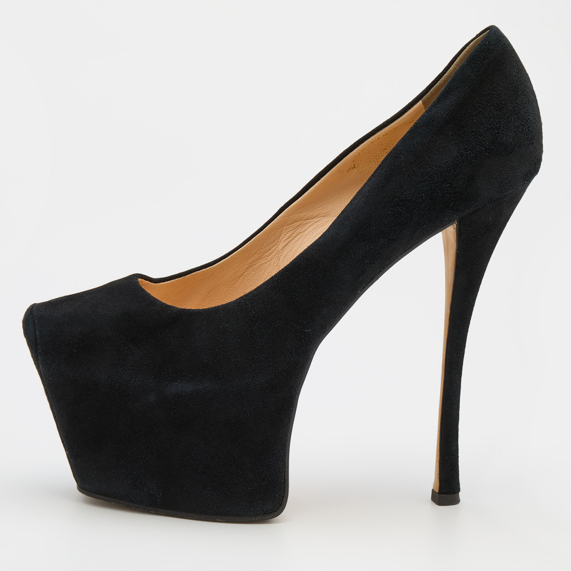 The classy silhouette of this pair of Giuseppe Zanotti pumps lends a fresh and contemporary appeal. Created from suede these shoes are characterized by square toes platforms and 15.5cm heels.