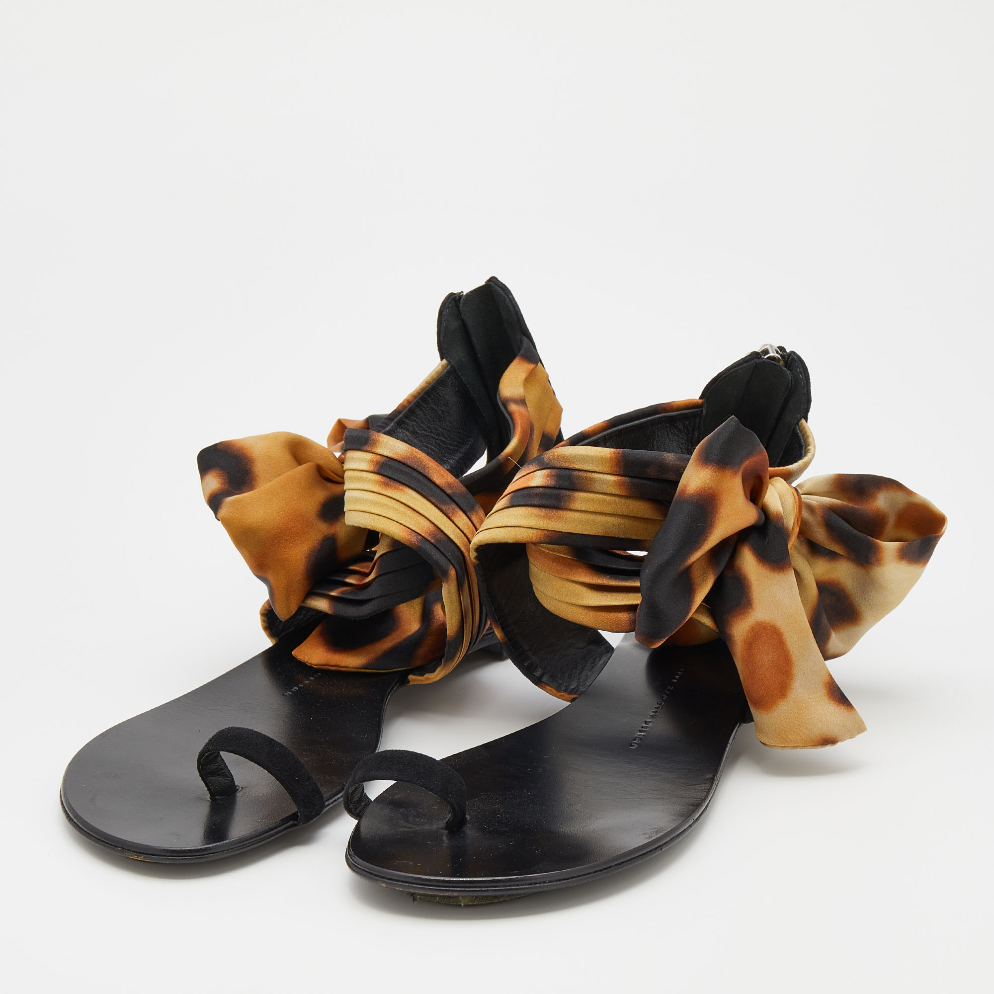

Giuseppe Zanotti Black/Beige Suede and Fabric Bow Ankle Strap Flat Sandals Size
