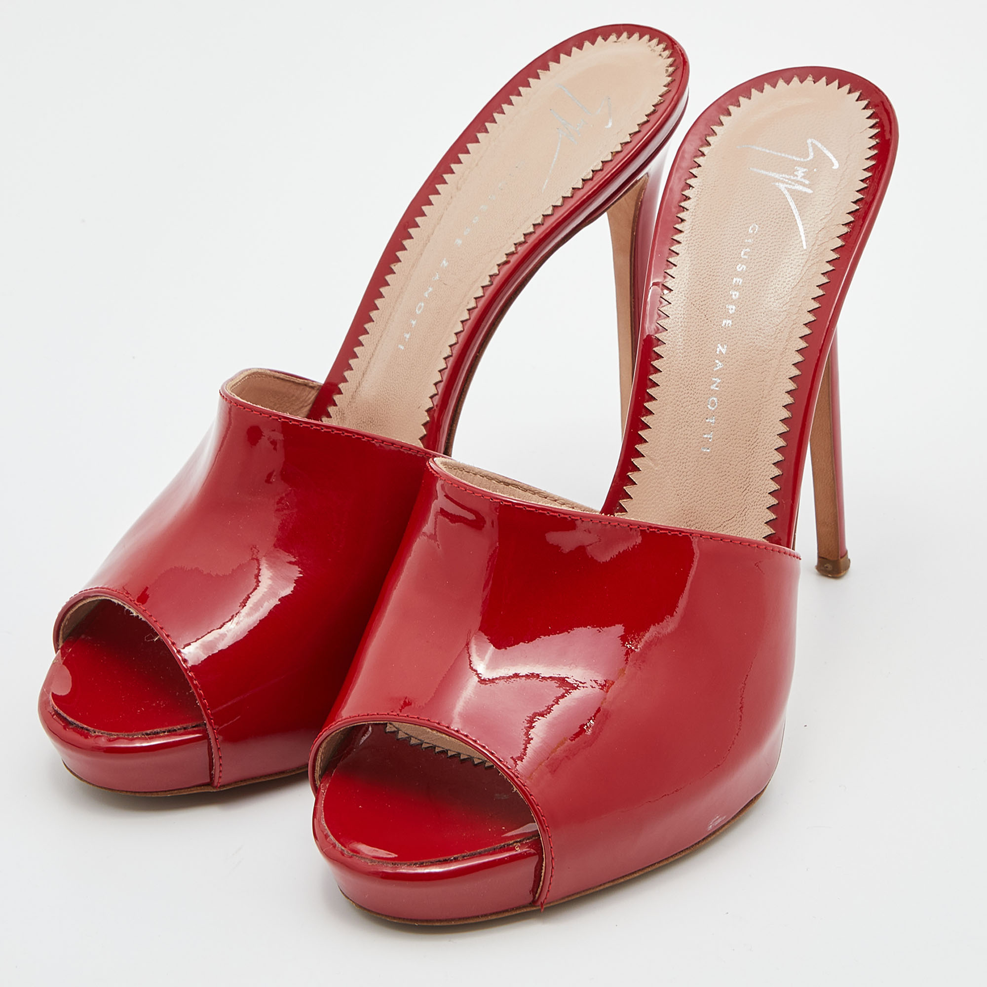 

Giuseppe Zanotti Red Patent Leather Nettie Sandals Size