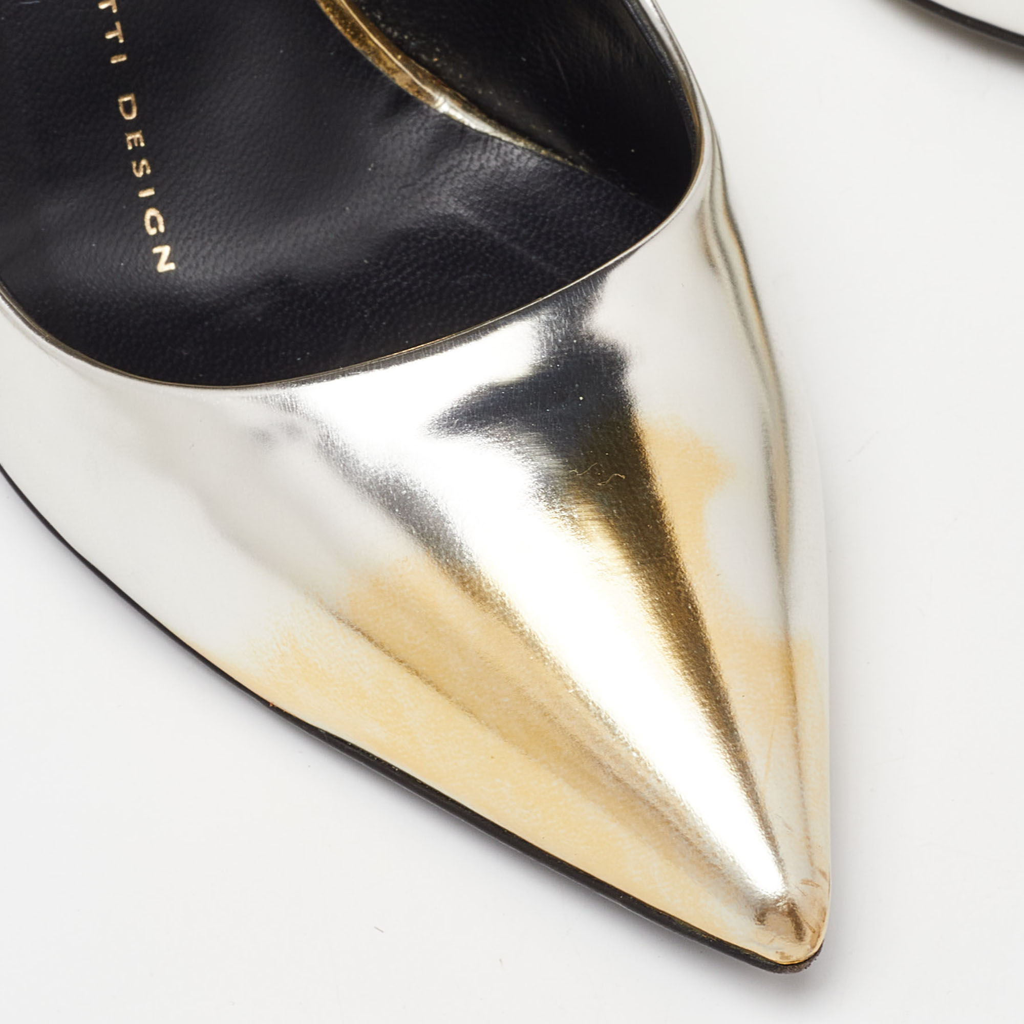 Giuseppe Zanotti Gold/Silver Leather Pointed Toe Pumps Size 35 
