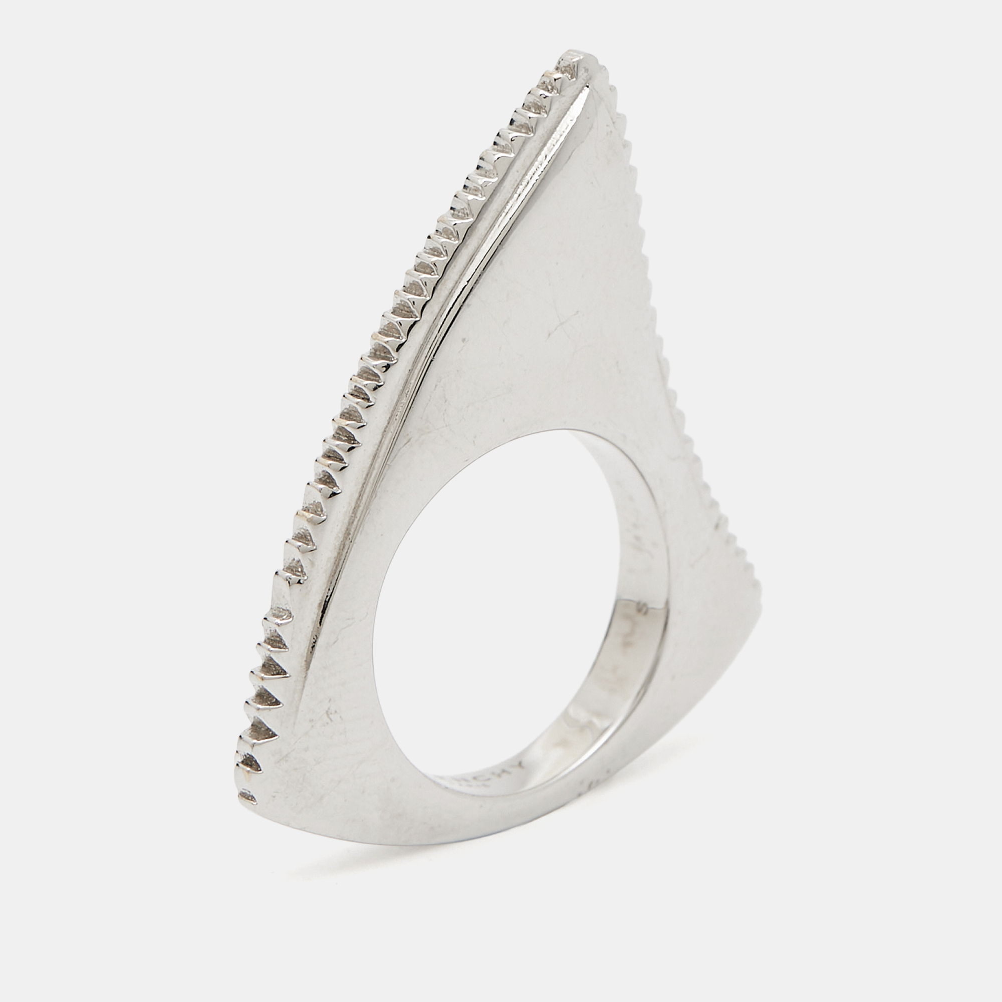 

Givenchy Shark Tooth Silver Tone Ring Size