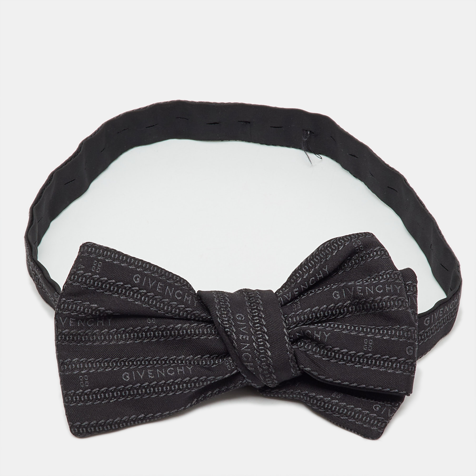 

Givenchy Black Logo Pattern Silk Bow Tie