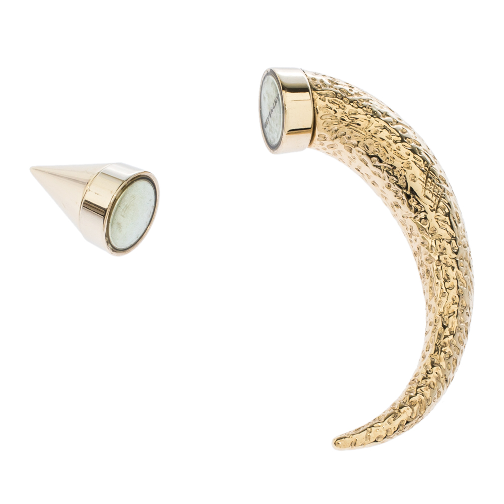 

Givenchy Magnetic Horn Textured Gold Tone Single Stud Earring