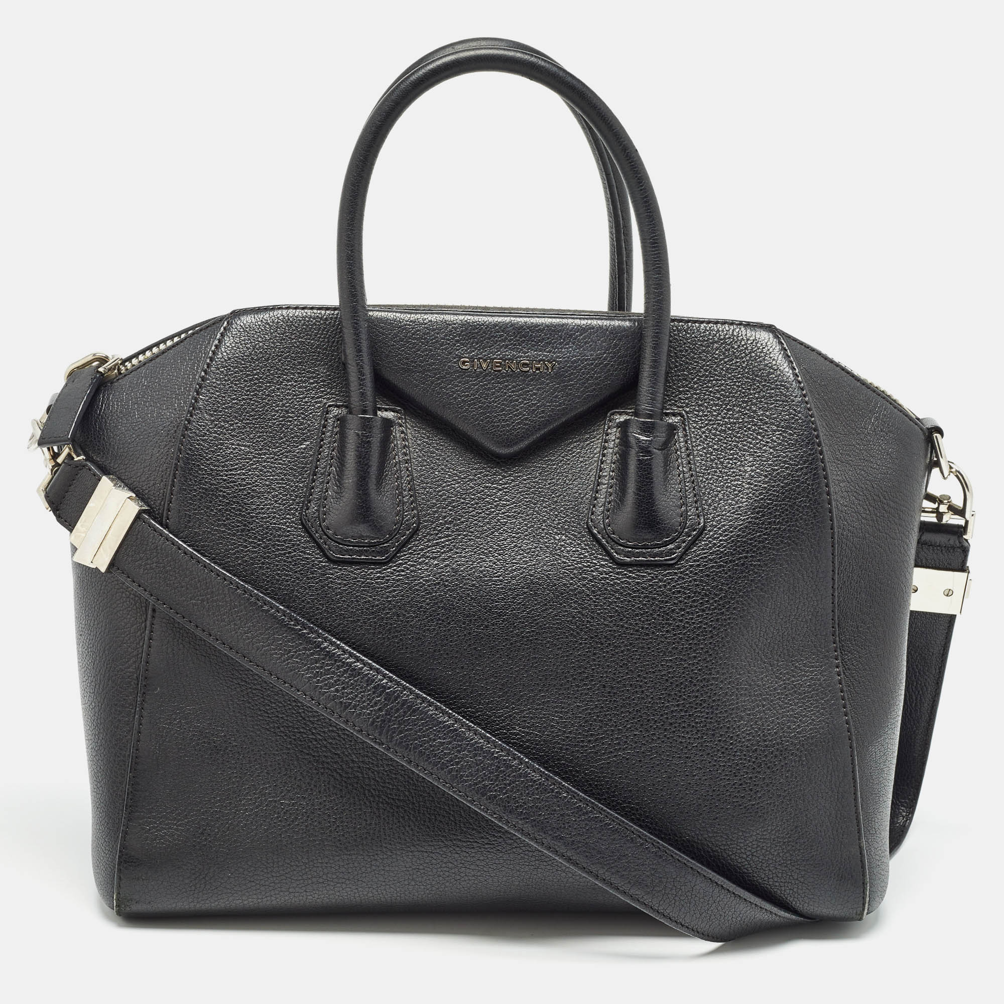 Pre-owned Givenchy Black Leather Medium Antigona Satchel