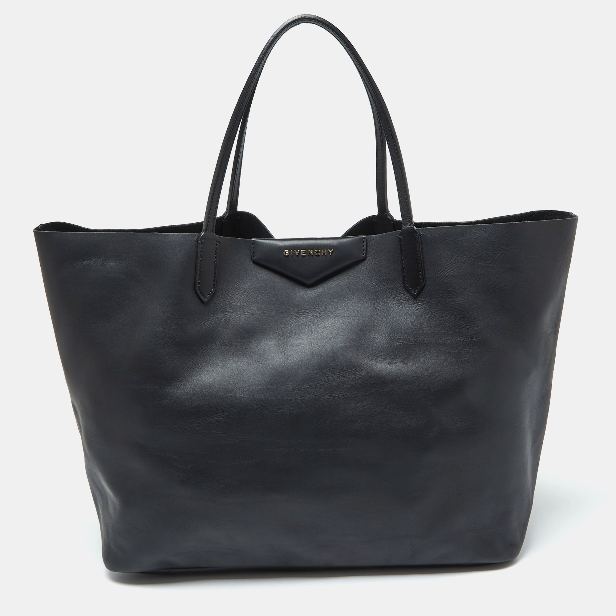 

Givenchy Black Leather Large Antigona Shopper Tote