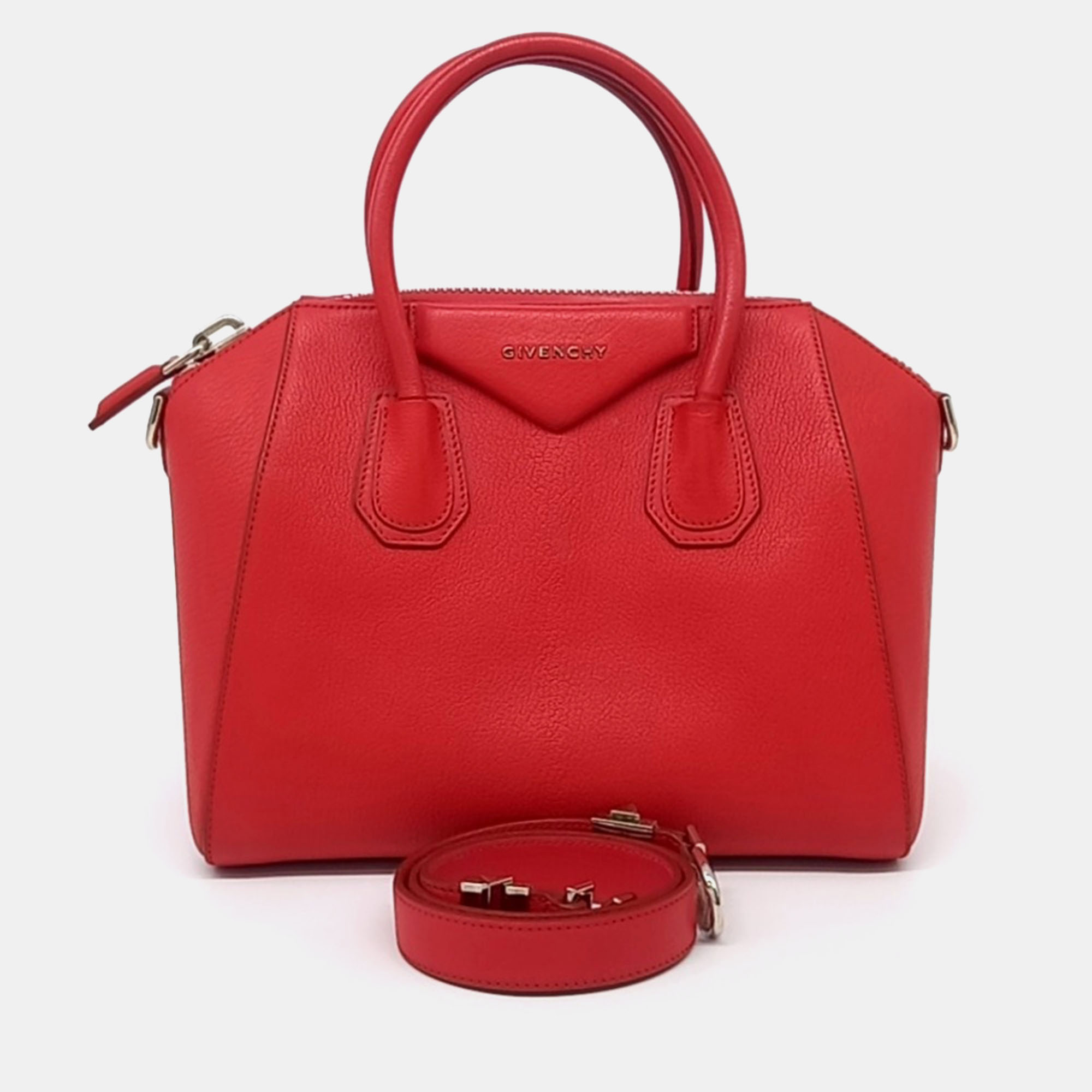 

Givenchy Red Leather Antigona Small