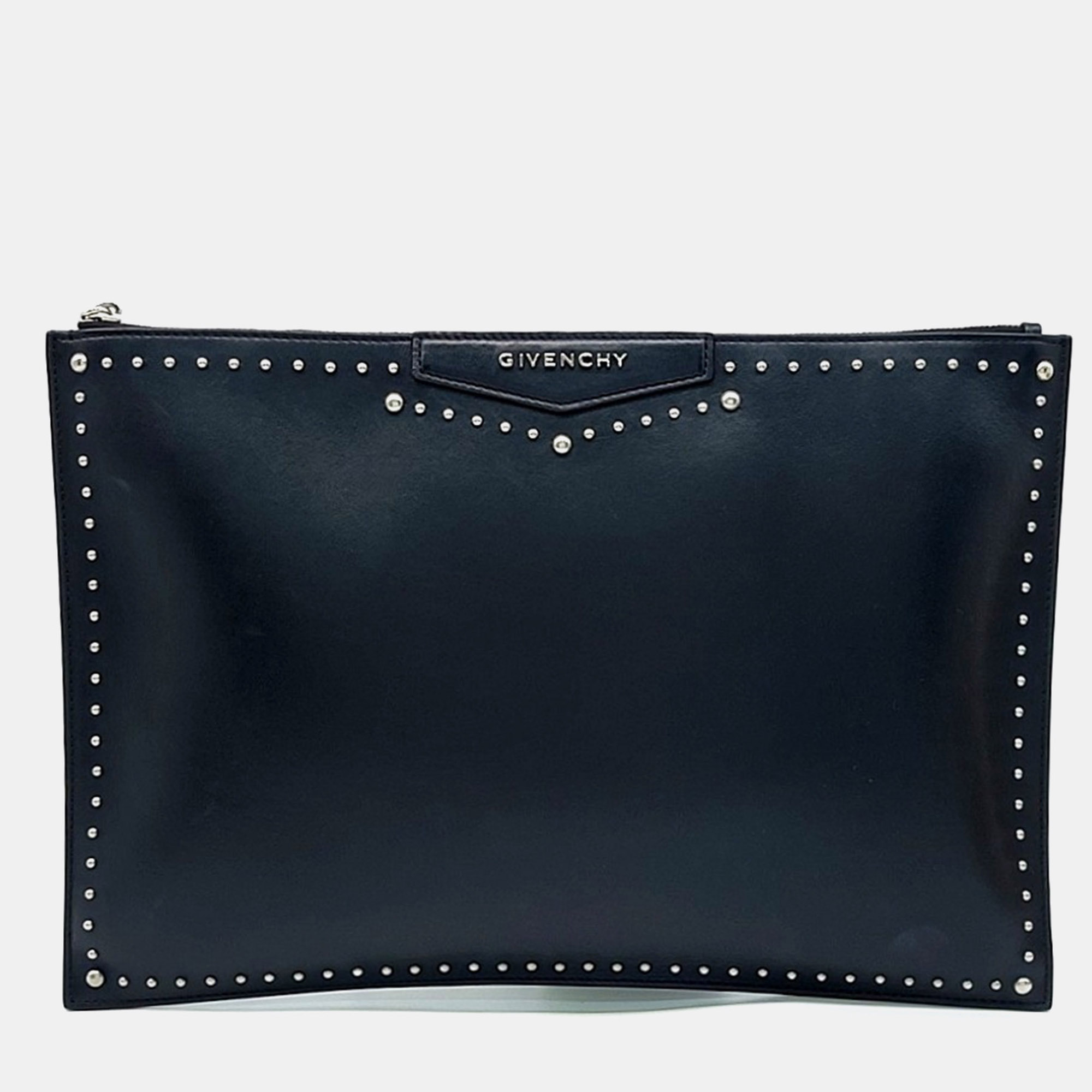 

Givenchy Black Leather Antigona Clutch