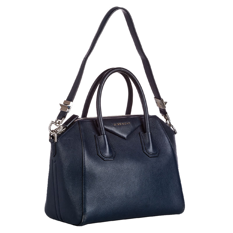 

Givenchy Black Leather  Antigona Shoulder Bag
