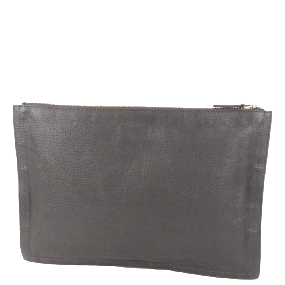 

Givenchy Black Leather Antigona Clutch