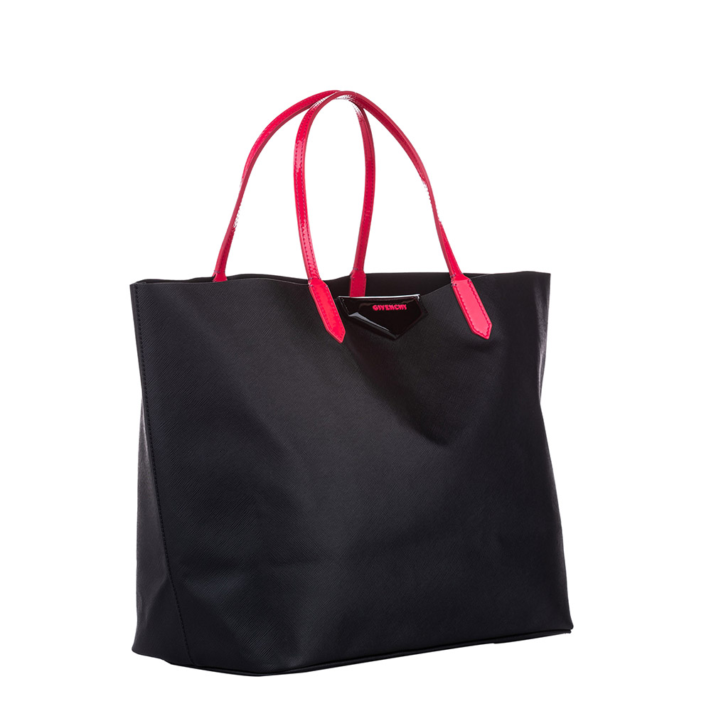 

Givenchy Black Leather Antigona  Tote Bag