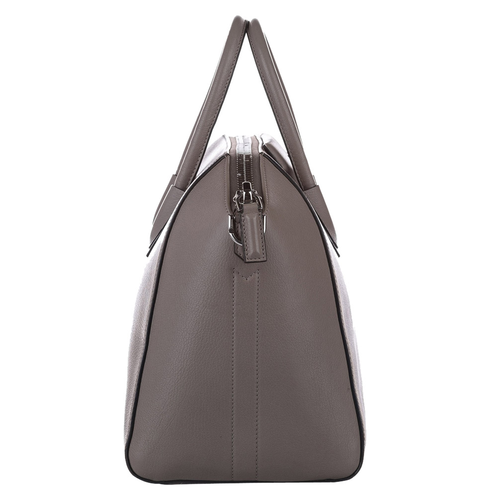 

Givenchy Brown Leather Antigona  Bag